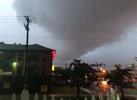 Tornado Se Forma Cerca Del Aeropuerto De Tulsa Oklahoma N