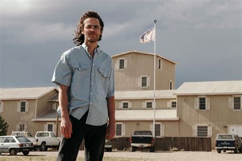 Waco Review Taylor Kitsch Is Terrific But The Limited Series Less So