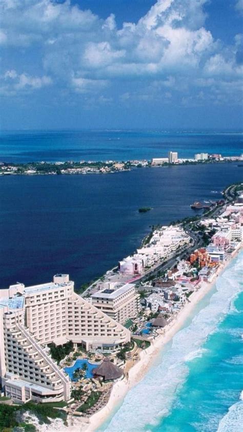 Cancun Mexico Lagoon On One Side The Caribbean Sea