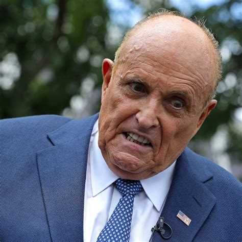 Rudy Giuliani Finds New Way To Disgrace Himself By Insulting Queen Elizabeth Vanity Fair