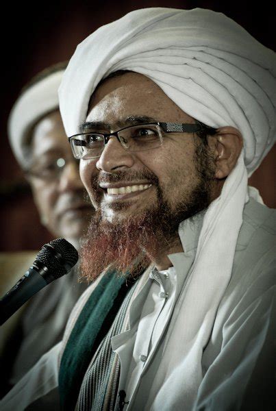 Masya allah beruntunglah kita masih bisa satu masa dengan habib umar bin hafidz. Allahu Karim: Kumpulan foto Habib Umar bin Hafidz