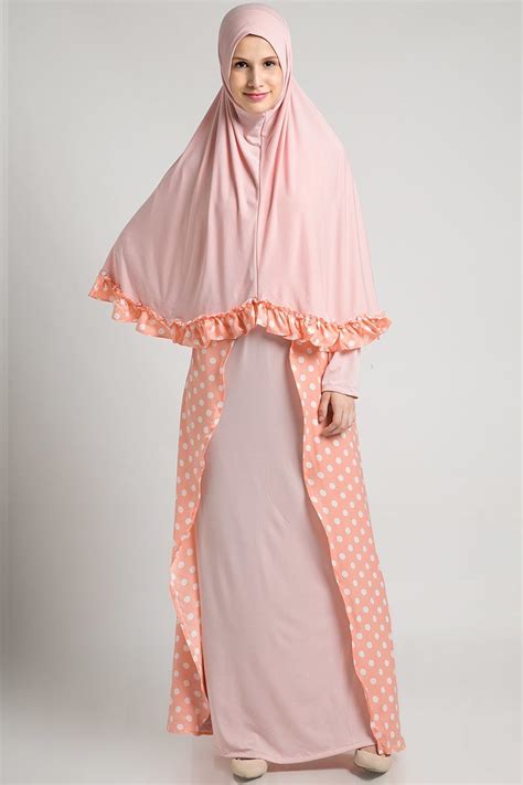 Model Sepatu Wanita 2018 10 Model Baju Muslim Modern Terpopuler 2018