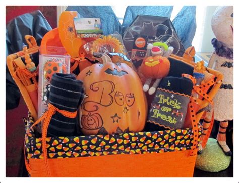 More halloween ideas for halloween gift baskets. A Wonderful Halloween Dinner - PrettyFood