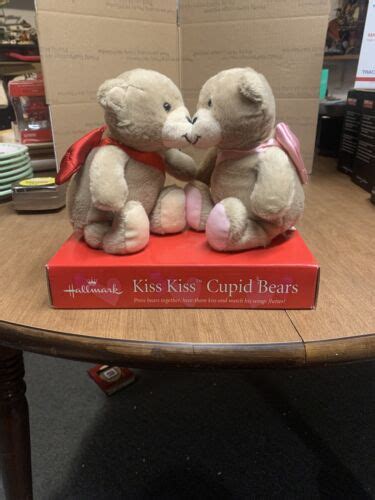 hallmark kiss kiss cupid bears flutter wings kissing bears valentines day 15012975154 ebay