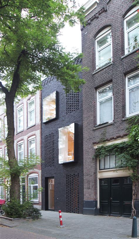 50 Narrow Lot Houses That Transform A Skinny Exterior Into