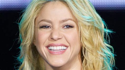 Shakira Singer