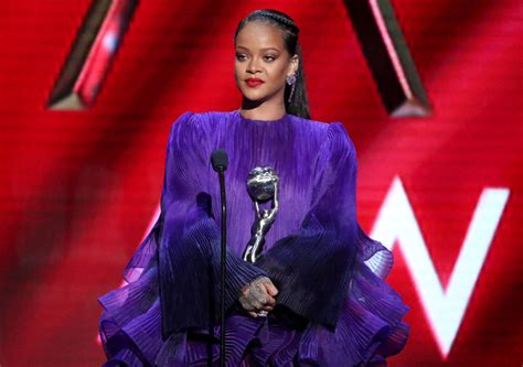 Lvmh Pulls The Plug On Rihanna S Fenty Fashion Line Nakedsalary