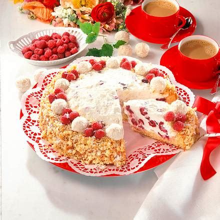 Klebt teig daran, noch einige minuten weiterbacken. Raffaello-Himbeer-Torte Rezept | LECKER