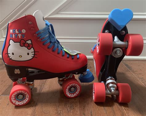 Hello Kitty Moxi Rollerskates With Grindstone Heart Toe Stoppers 🐱💙 Roller Skate Shoes Roller