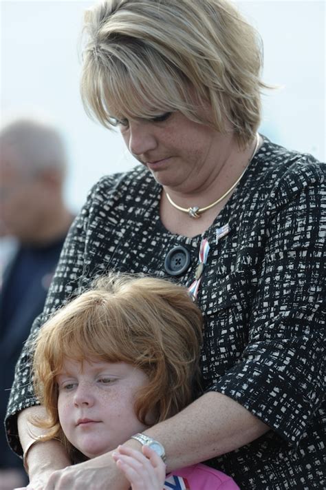 Stephanie Dunn Simone And Her Daughter Alice Dunn Bow Thier Heads