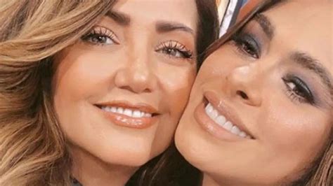 ¿cuánto Ganan Andrea Legarreta Y Galilea Montijo En El Programa Hoy