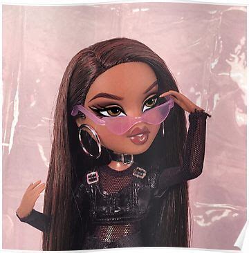 Bratz red glittery sparkly wallpaper good for profile picture all social media feed filler bratz with pearls blond hair red latex hat and crop top with cute red lipstick bold and glad makeup and also a red crop top with glowing red picture with devil horns and. Pin on Mood pics