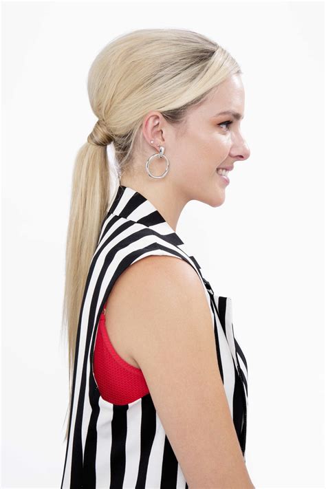 How To Do A Hair Bump 6 Steps To Update Your Everyday Look