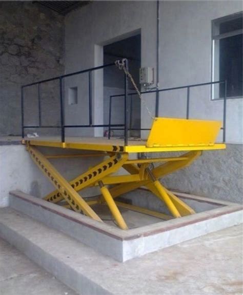 Mild Steel Electric Pit Mounted Scissor Lift Table With Flap Railings