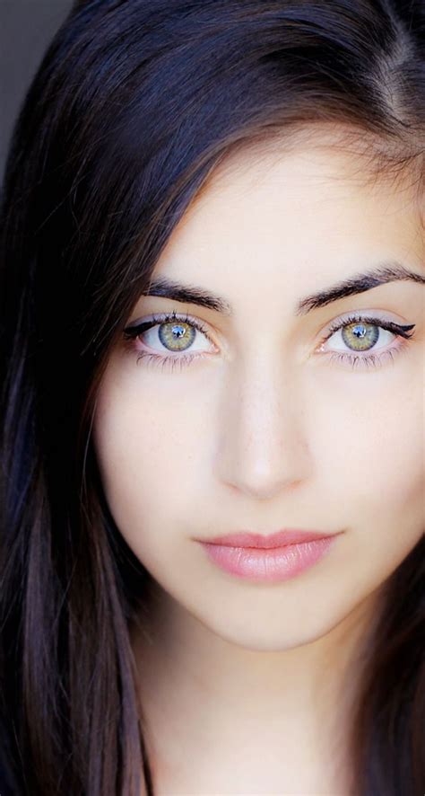 Dilan Gwyn Beautiful Eyes Women With Green Eyes Stunning Eyes