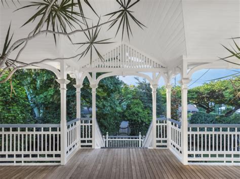 Verandahs QUEENSLANDER HOMES Hamptons House Exterior Queenslander