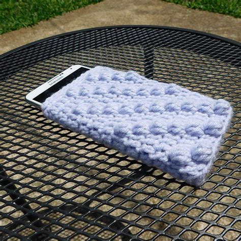 Dress up Your Phone With a Crochet Phone Case | Crochet phone cases