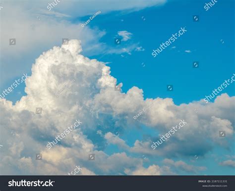 Beautiful Billowing White Cloud Formation Clear Stock Photo 2187111331