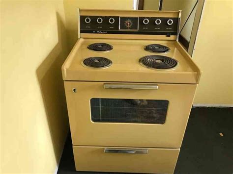 Gold Hotpoint Electric Range Mid 1970s Hotpoint Electric Range
