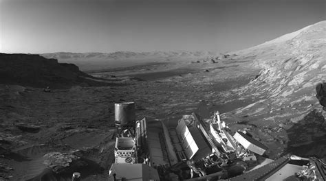 nasa s curiosity rover sends a beautiful picture postcard from mars