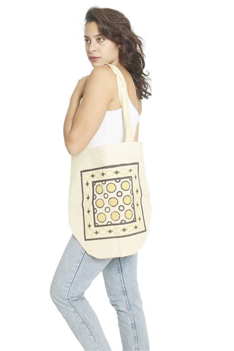 Medium Sized Tote With Lining Safi Crafts
