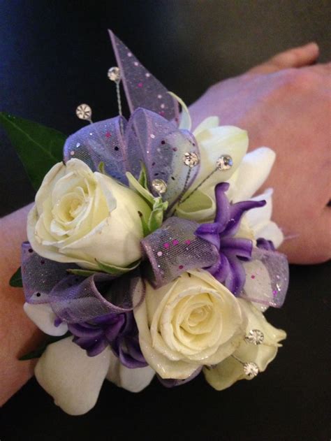 Making Corsages With Wrist Corsage Diy Prom Flowers Corsage Corsage