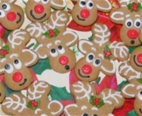 Leave some out for santa and his reindeer using the loose light brown icing, flood each reindeer's head, using a toothpick to nudge the icing into any tight spots. GINGERBREAD MEN UPSIDE DOWN INTO REINDEER COOKIES