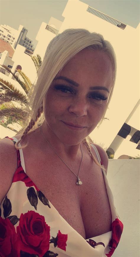 british girls 🥵 on twitter great submission of this milf sarah 😍 b57spj7os7