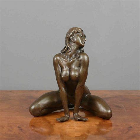 Bronze Marmorsockel Mann Akt Leiter Hut Nackt Pose Skulptur Bronze