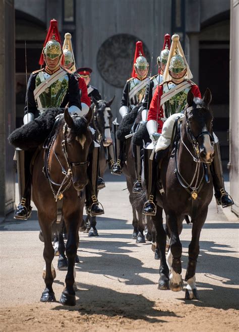 Pin By Quique Maqueda On Cavalry Royal Horse Guards Horse Guards