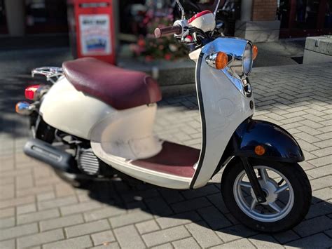 We stand behind our mopeds 100%! Yamaha VIno scooter 50cc (Fuel Injected) Victoria City ...
