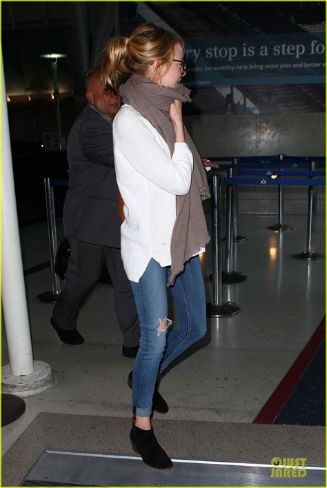 Emma Stone Lands In Lax Airport After Quiet Few Months Photo 2993880