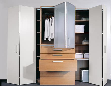 We create the perfect combination of intelligent technology, functionality and design. Folding and sliding door systems - Hettich