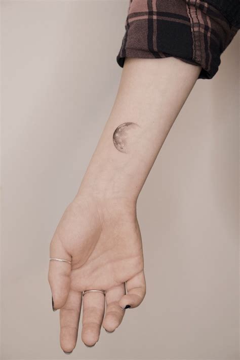 The 45 Coolest Crescent Moon Tattoos And What They Mean Artofit