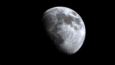 The Moon Lock Screen Picture Low Angle Clear Sky