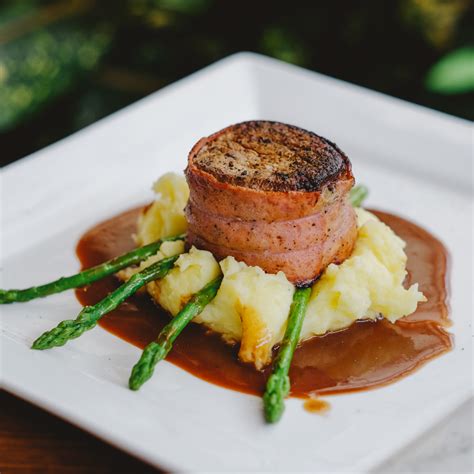 EXPATRIATE RESTAURANT KELAPA GADING - ONE OF THE BEST MEALS OF 2016