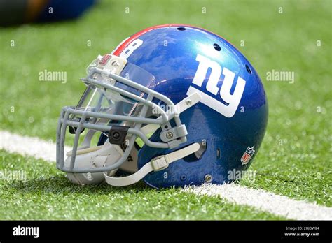 New York Giants Helmet Hi Res Stock Photography And Images Alamy