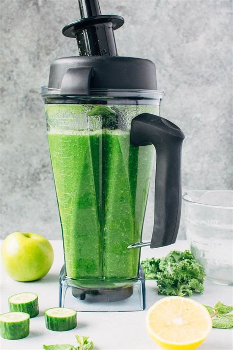 6 simple ingredients to make a truly delicious, super healthy, and really easy green juice recipe! How to make green juice with a blender | Recipe | Juicing ...