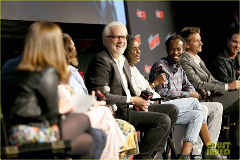 Lizzy Caplan And Castle Rock Preview The New Season At Nycc Photo