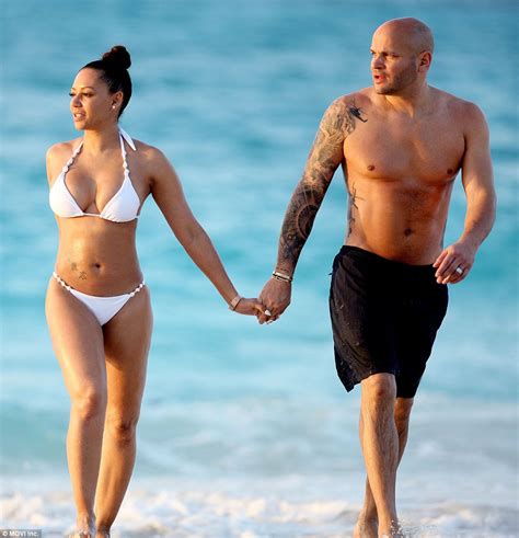 Mel B Shows Off Her Washboard Abs And Ample Curves In White Bikini