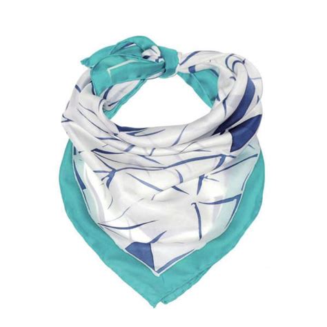 3 ways to tie a head scarf explained in s scarf scarf headband ways to wear a scarf