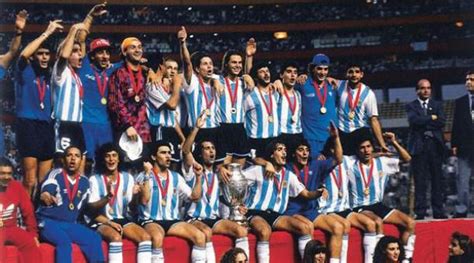 Laga argentina vs paraguay dalam lanjutan grup a copa america 2021 bisa disaksikan secara streaming pada selasa (22/6/2021) pukul 07.00 wib. ¿Qué es de la vida de los jugadores argentinos que ganaron la Copa América 1993 en Ecuador ...
