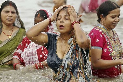 River Rite Hindu Women Devotees Take A Holy Dip At Sangam The