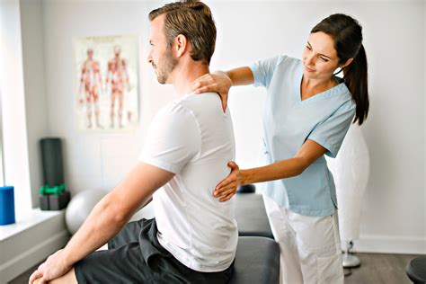 8 Reasons To See A Chiropractor