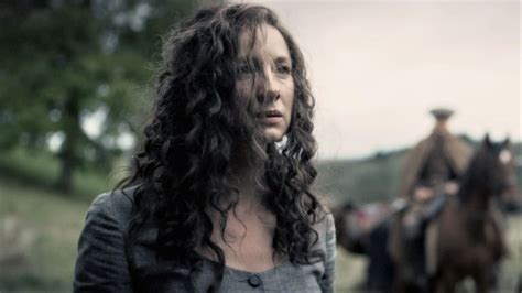 Claires Rescue Takes Center Stage In The Outlander Season 5 Finale