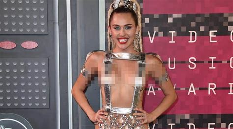 Miley Cyrus Shakes In Barely There Silver Straps At Vmas Music News