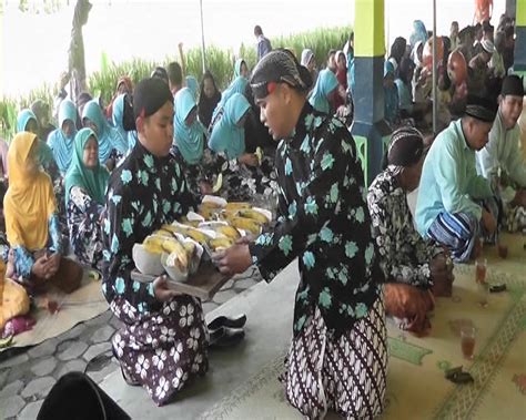 Tradisi Nyadran Di Dusun Kragilan Kuatkan Kerukunan Warga Jogja Tv