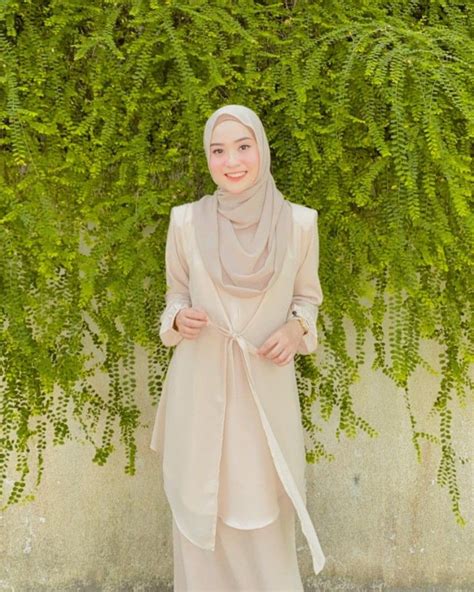 Pin By Lefty Kuskus On Hijabers In 2022 Beautiful Hijab Fashion Hijab