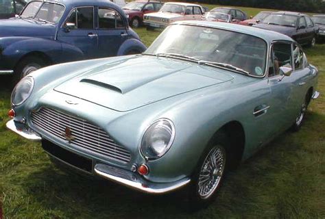 1960s Aston Martin DB6 photograph at www.oldclassiccar.co.uk