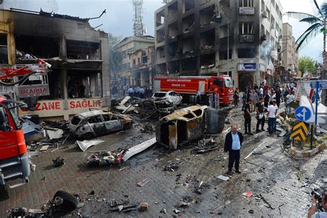 Car Bombings Kill Dozens In Center Of Turkish Town Near The Syrian Border The New York Times